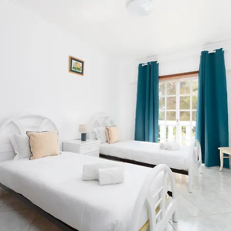 Апартаменты Solar Do Vau 2 Bed With Pool Портиман