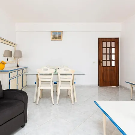 Solar Do Vau 2 Bed With Pool, Short Walk To Beach!