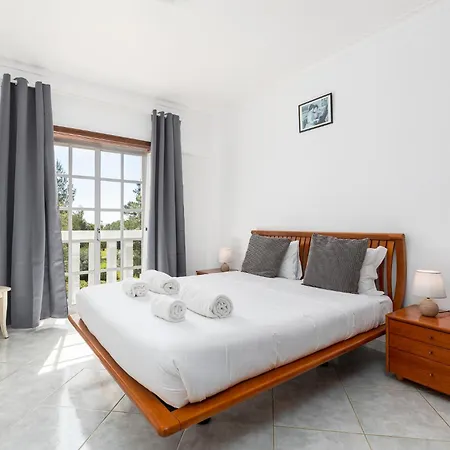 Solar Do Vau 2 Bed With Pool, Short Walk To Beach! شقة